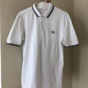 Fred Perry S white/dark green stripes.